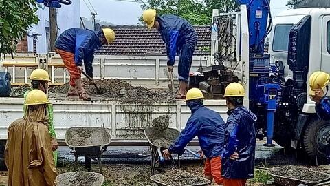 PC Bình Định: Khắc phục nhanh sự cố do mưa lũ để cấp điện