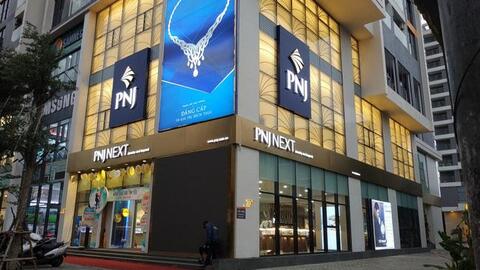 PNJ lãi hơn 1.000 tỷ đồng trong năm 2021, giảm 4% so với năm trước