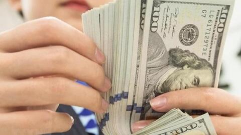 Ngân hàng giảm mạnh giá USD