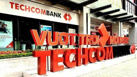 Nhóm ngân hàng quốc doanh chính thức miễn phí chuyển tiền, Techcombank nói gì về áp lực cạnh tranh và duy trì CASA cao kỷ lục?