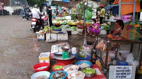 Thực phẩm không rõ nguồn gốc tràn chợ tự phát