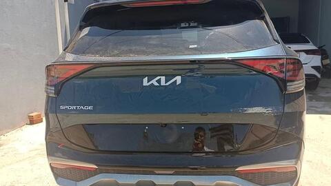 Kia Sportage 2022 xuất hiện tại Quảng Nam: Giá dự kiến từ 720 triệu đồng, ra mắt tháng 5, chưa có cần số điện tử