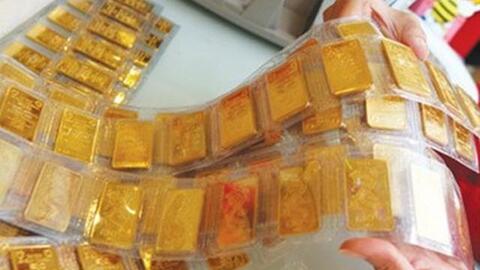 Vàng lại vượt mốc 70 triệu đồng/lượng
