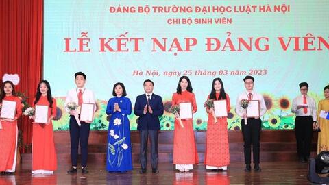 Nâng cao chất lượng công tác phát triển Đảng trong sinh viên