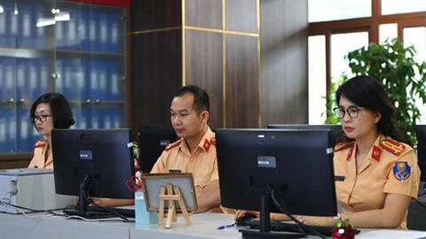 Người trúng đấu giá biển số xe "siêu đẹp" 51K-888.88 đã nộp 15,2 tỉ đồng