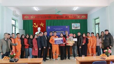 Công đoàn Điện lực Việt Nam thăm, chúc tết Điện lực Sơn Động (PC Bắc Giang)