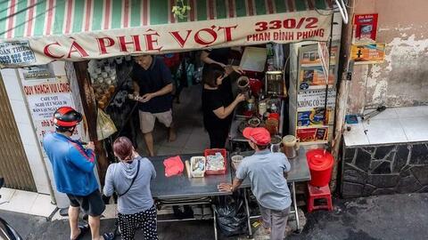 Quán "cà phê không ngủ" ở TPHCM lên báo Mỹ