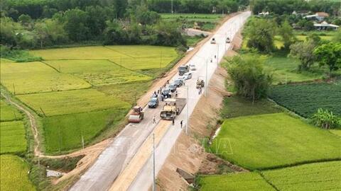 Sớm hoàn thành đường kết nối ven biển đến phía Tây tỉnh Bình Định