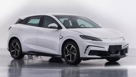 BYD Seal sắp thêm phiên bản mới: Mạnh hơn 400 mã lực, pin hứa hẹn đi tới 1.000km/sạc, đối đầu Camry nếu về Việt Nam