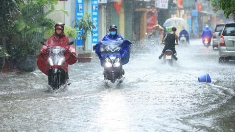 Hà Nội có mưa rào và dông, khả năng xảy ra sét, mưa đá