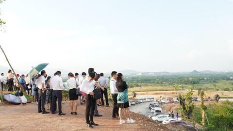 Trước thềm luật có hiệu lực, nhà đầu tư bắt đầu hành trình “săn” đất nền vùng ven khiến giá bật tăng