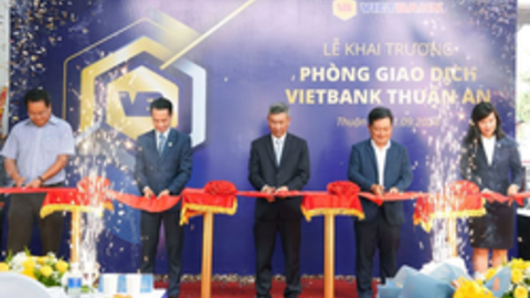 Vietbank và “cú đúp” trong ngày khai trương Điểm Giao dịch thứ 119 – Phòng Giao dịch Vietbank Thuận An