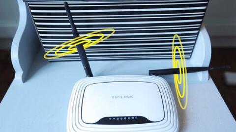 Ăng ten bộ phát Wifi nên dựng thẳng hay quay ngang? Thì ra bấy lâu rất nhiều người hiểu sai