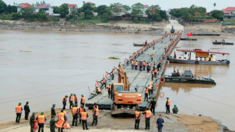 Tạm dừng hoạt động cầu phao Phong Châu: Tiết lộ nguyên nhân