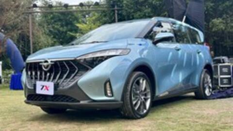 Chật vật tìm khách, MPV kín tiếng nhất Việt Nam Haima 7X giảm giá tới gần 200 triệu đồng