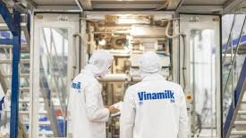 400 phép thử, 200 kiểm định: Vinamilk đặt lại chuẩn sữa tươi Việt