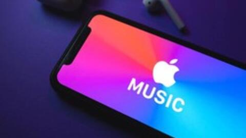 Sếp Apple Music chỉ trích mạnh mẽ các dịch vụ nghe nhạc miễn phí, gọi đó là "sai lầm khủng khiếp"