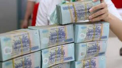 Lãi suất tiết kiệm nhiều ngân hàng tăng chạm trần quy định của Ngân hàng Nhà nước