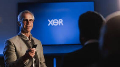 Hutch Hutchison: "Cha đẻ" Vertu hay nhà sáng lập điện thoại xa xỉ XOR?