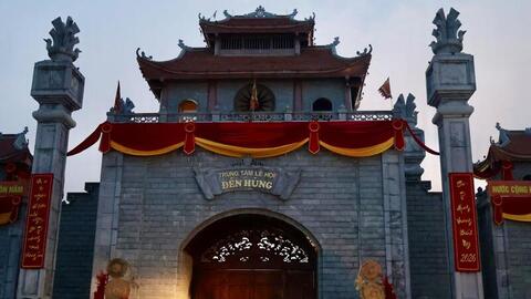 Hàng vạn người về dự lễ Giỗ Tổ Hùng Vương