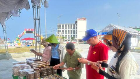 Gắn kết đặc sản Hà Tĩnh với phát triển kinh tế du lịch