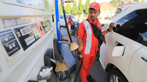 Thế giới đứng trước nguy cơ thiếu hụt xăng, dầu diesel