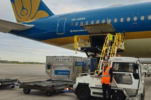 Vải tươi Việt Nam đến Paris: Tín hiệu khởi đầu lạc quan