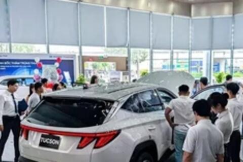 Thị trường ô tô trong nước vẫn chưa thể bật tăng
