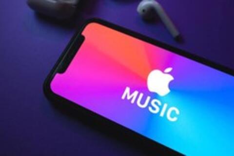 Sếp Apple Music chỉ trích mạnh mẽ các dịch vụ nghe nhạc miễn phí, gọi đó là "sai lầm khủng khiếp"