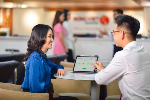 Thanh khoản tăng vọt: Dòng tiền thật trở lại hay “sóng” đầu cơ ngắn hạn?