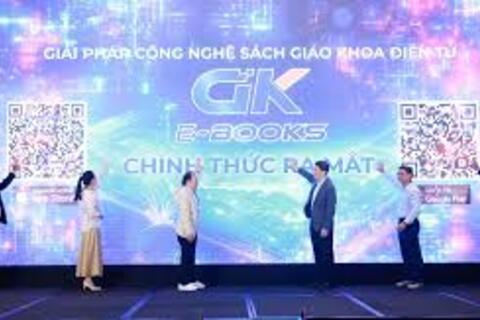 Ra mắt giải pháp sách giáo khoa điện tử tích hợp công nghệ AI