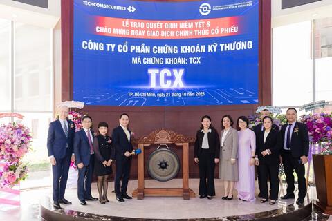 TCBS chính thức niêm yết trên HOSE, vốn hóa hơn 108.000 tỷ đồng