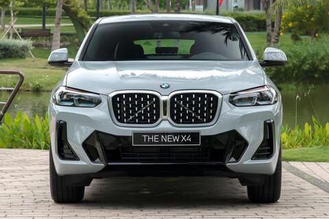 Xe sang BMW X4 và 5 Series giảm gần nửa tỷ đồng tại đại lý