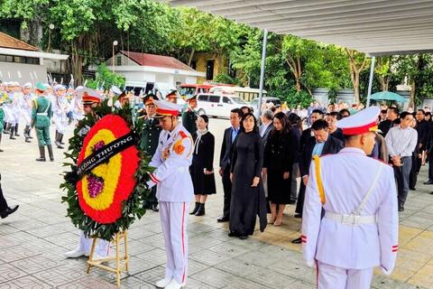 Đoàn Bộ Công Thương viếng nguyên Phó Chủ tịch Hội đồng Bộ trưởng Trần Phương