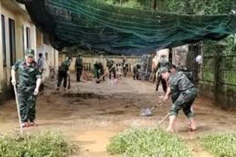 Vệ sinh môi trường, ngăn chặn nguy cơ dịch bệnh bùng phát sau lũ