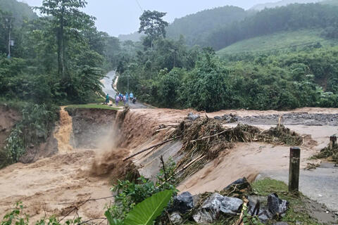 Quảng Ngãi: Cấm biển từ 19h00 ngày 5/11 đến khi thời tiết ổn định