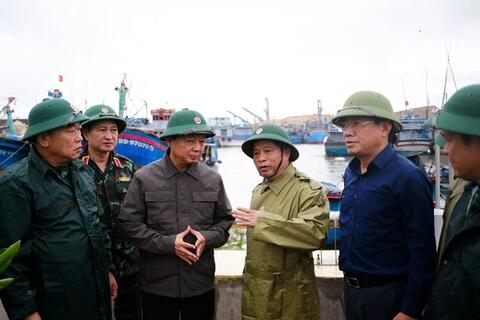 Phó Thủ tướng Trần Hồng Hà chỉ đạo khẩn ứng phó bão số 13 tại Gia Lai