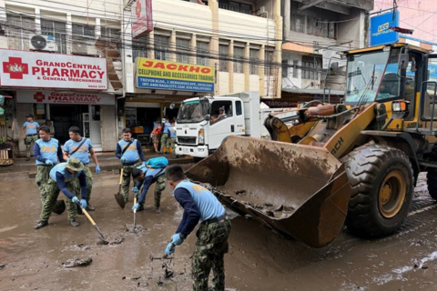 Bão Fung-Wong khiến 4 người chết ở Philippines, hướng tới Đài Loan