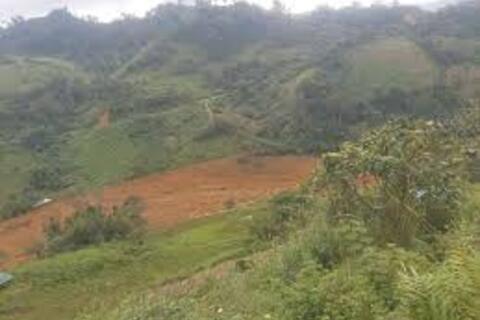 Sạt lở núi ở xã biên giới Đà Nẵng, 3 người mất liên lạc