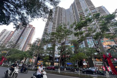 Cần “hãm phanh” đà tăng nóng của giá nhà