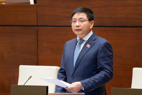 Đại biểu Quốc hội đồng tình cấm sản xuất, kinh doanh thuốc lá điện tử, nung nóng