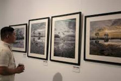 Triển lãm Nơi ánh mắt giao hòa: Lời tự sự bằng hình ảnh của Đại sứ Philippines tại Việt Nam