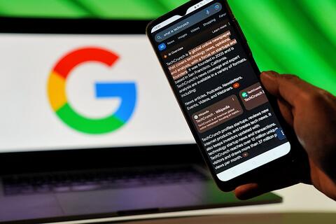 Tính năng tóm tắt AI Overviews của Google bị tố đưa lời khuyên y tế nguy hiểm