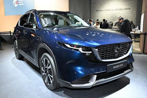 Mazda CX-5 thiết kế mới giúp người dùng có thể… ngủ trong xe