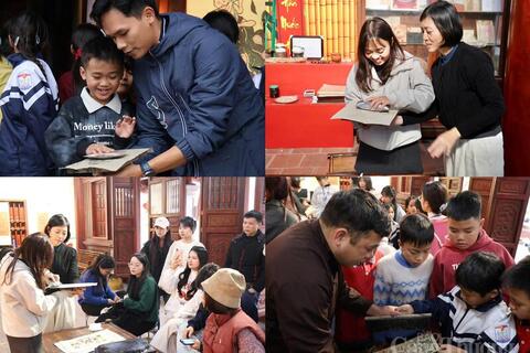 Dòng người nô nức về làng tranh Đông Hồ tìm hương vị Tết xưa