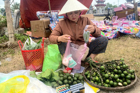 Thành phố Huế: Đặc sắc chợ Tết làng Mỹ Lợi hàng trăm năm tuổi