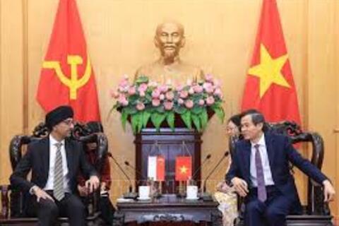 Tăng cường trao đổi hợp tác đào tạo, bồi dưỡng cán bộ cấp chiến lược Việt Nam - Singapore