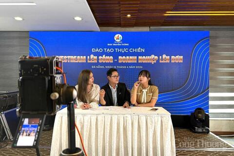 Doanh nghiệp Đà Nẵng chuẩn hóa kỹ năng livestream để tăng đơn hàng