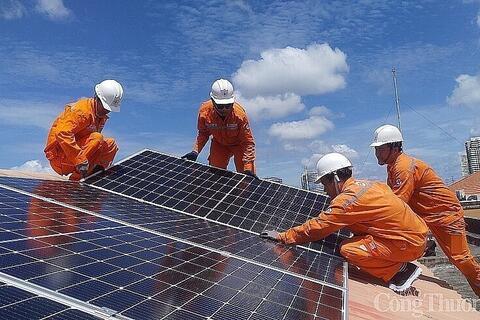 EVNHCMC đẩy mạnh nhiều giải pháp thúc đẩy điện mặt trời mái nhà