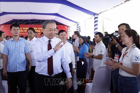 Tổng Bí thư, Chủ tịch nước Tô Lâm thăm, động viên công nhân, người lao động tại TP. Hồ Chí Minh